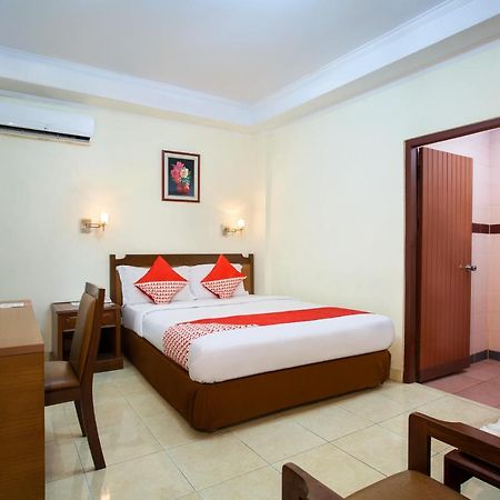 Oyo 108 Hotel Surya Giacarta Esterno foto