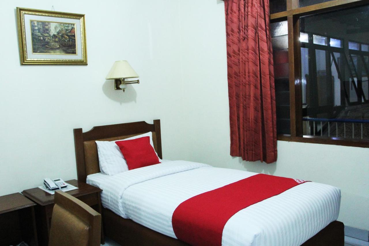 Oyo 108 Hotel Surya Giacarta Esterno foto