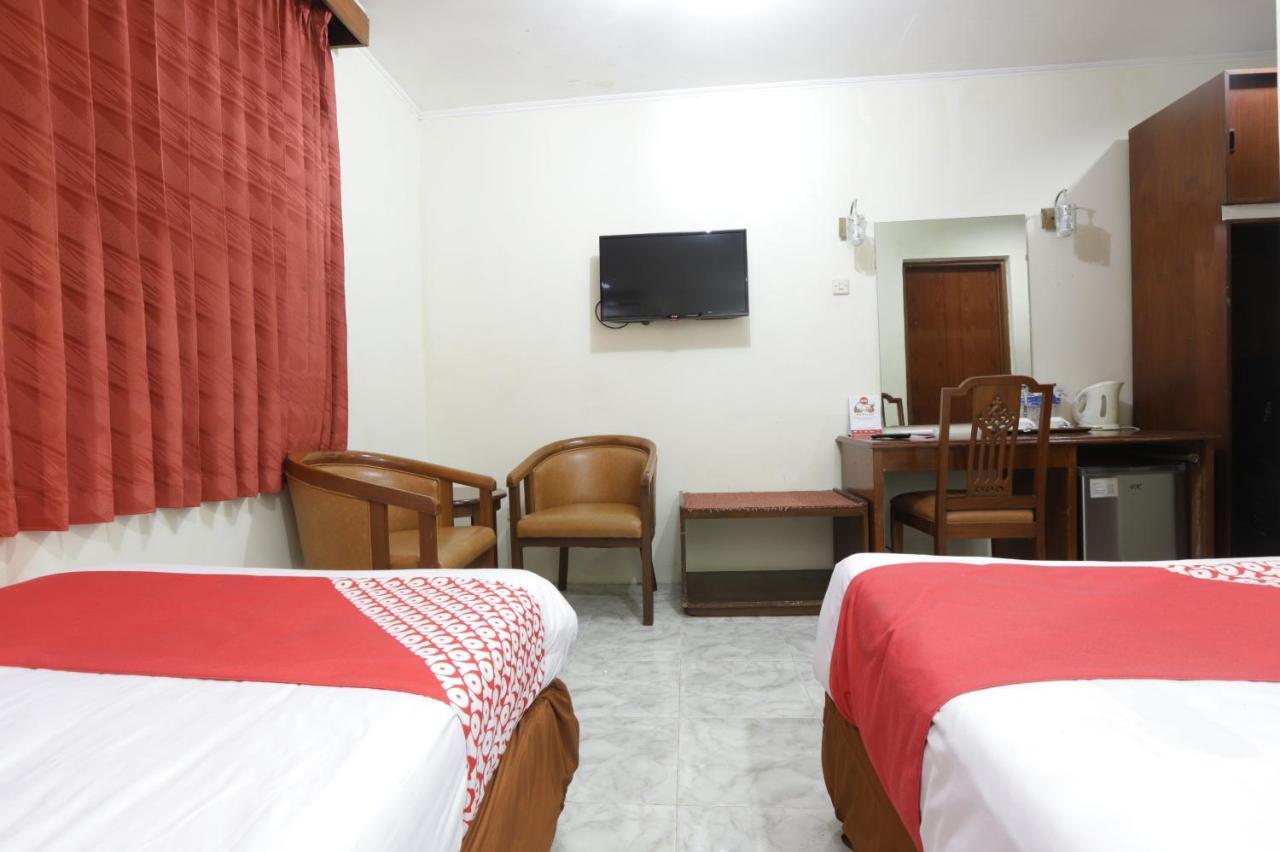 Oyo 108 Hotel Surya Giacarta Esterno foto