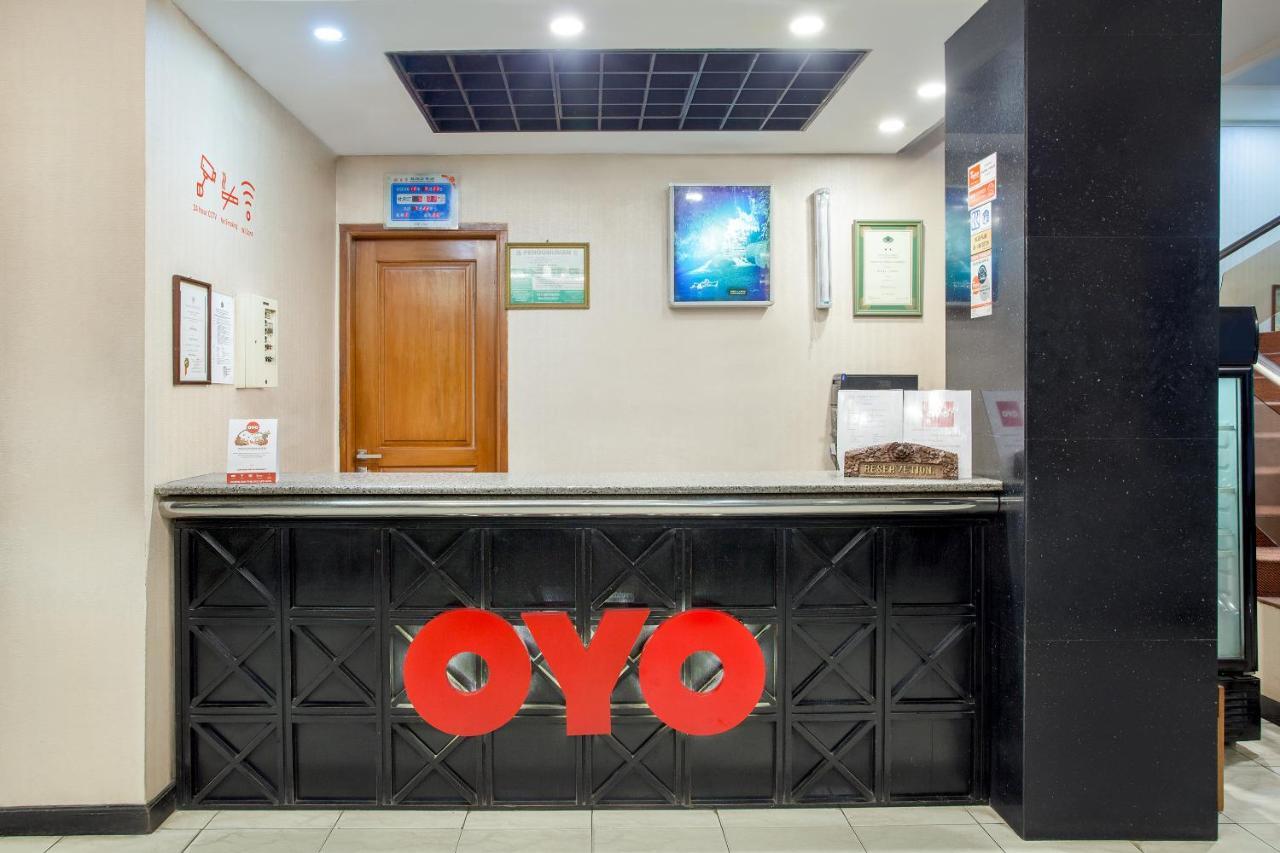 Oyo 108 Hotel Surya Giacarta Esterno foto