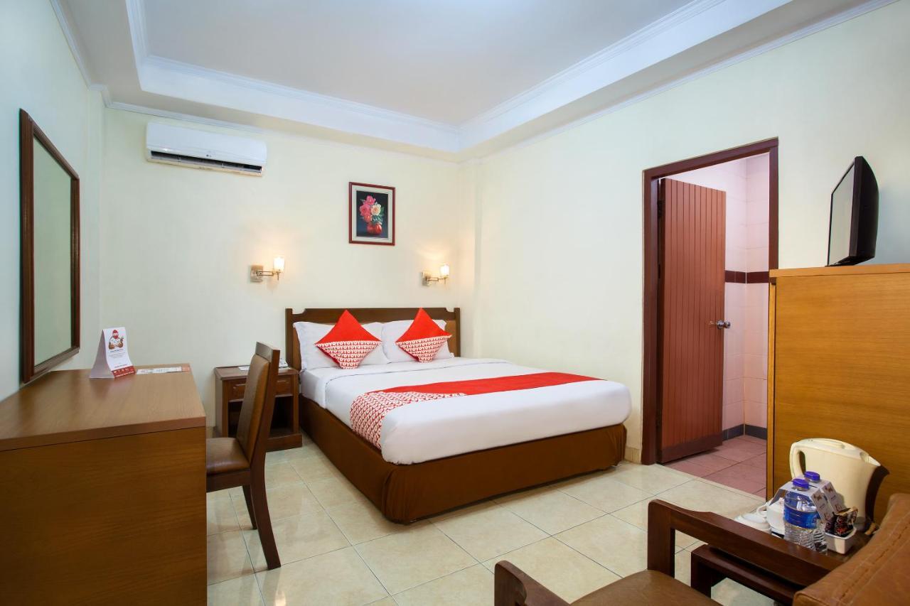Oyo 108 Hotel Surya Giacarta Esterno foto