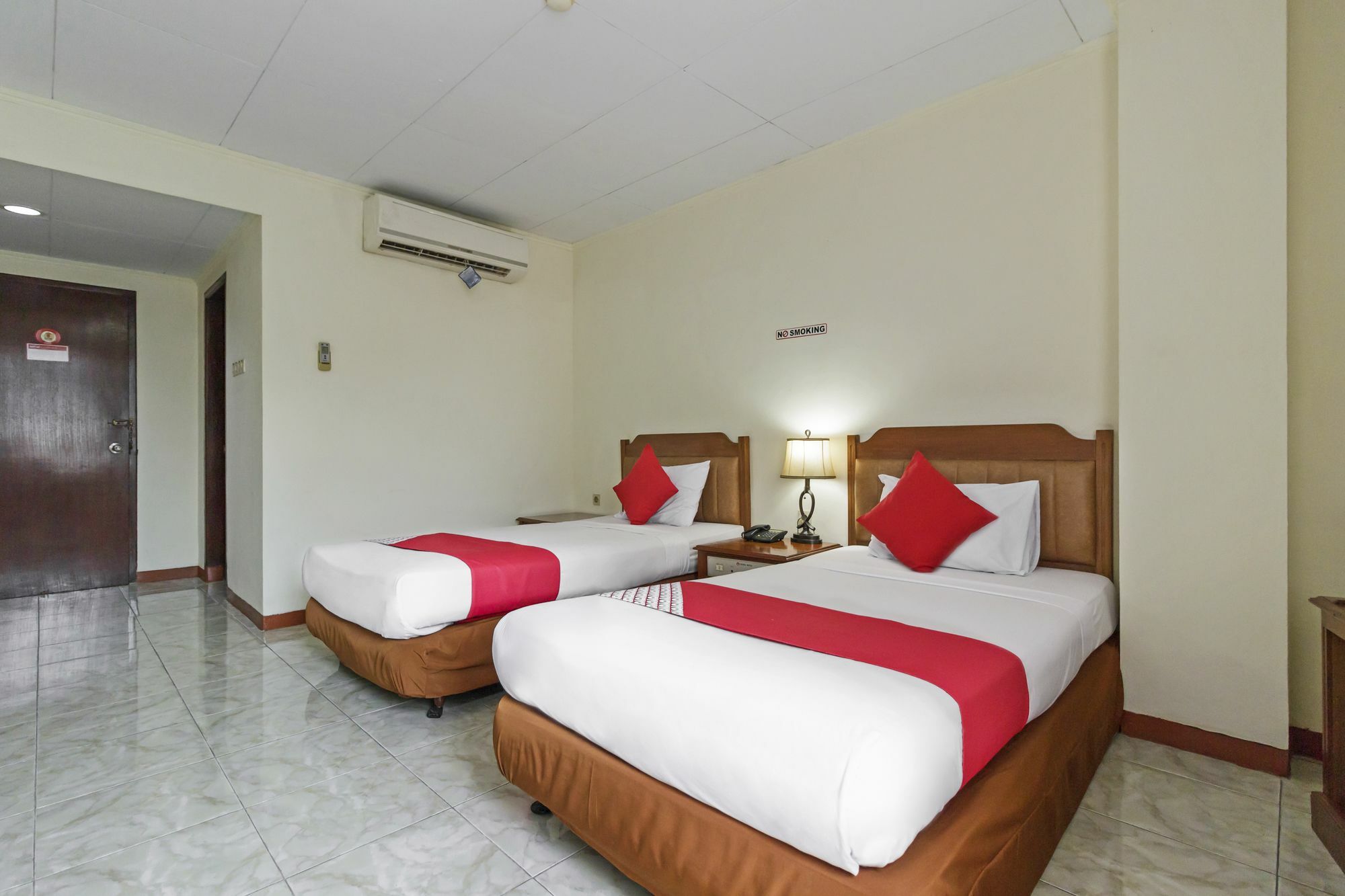 Oyo 108 Hotel Surya Giacarta Esterno foto