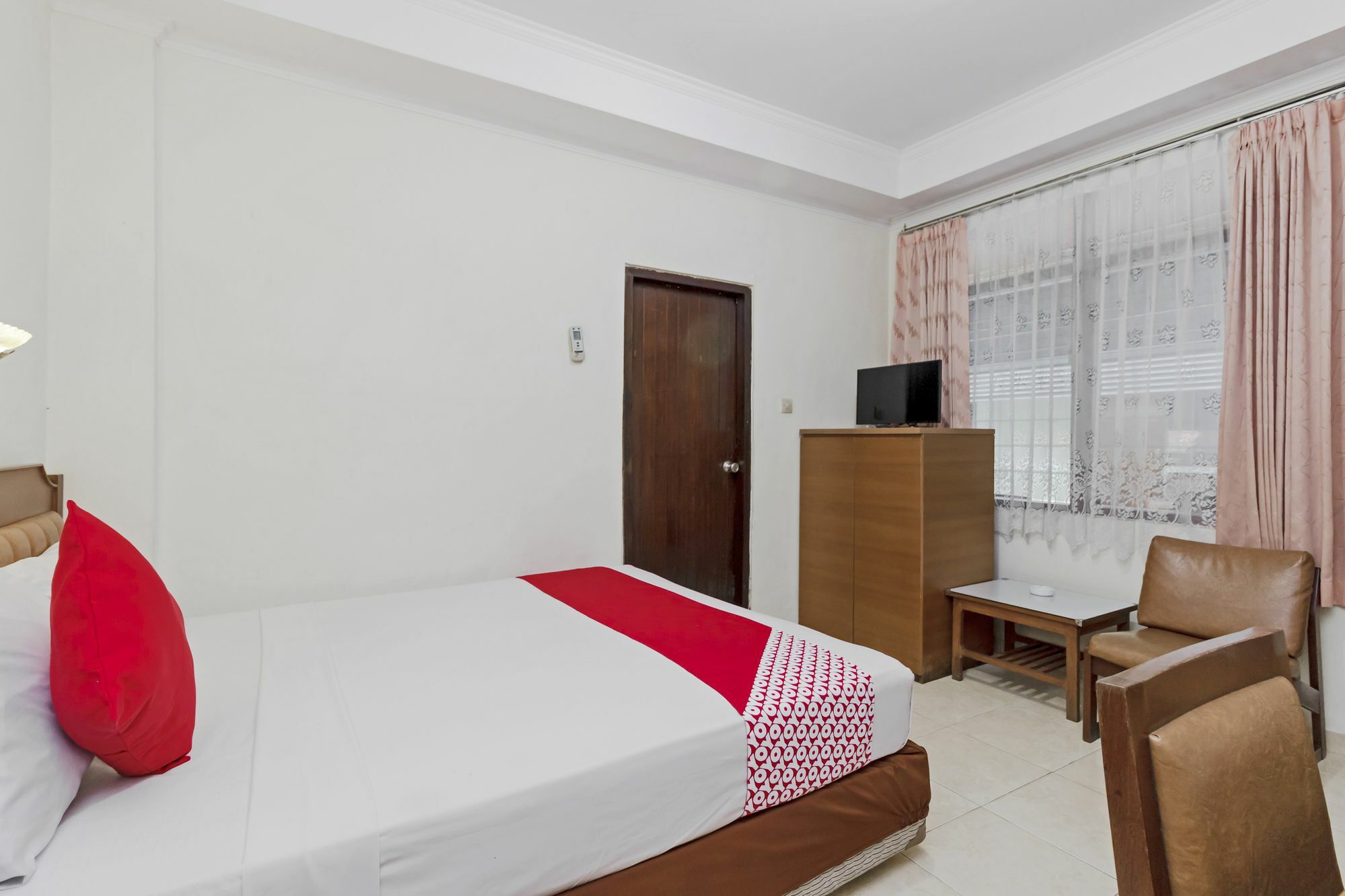 Oyo 108 Hotel Surya Giacarta Esterno foto