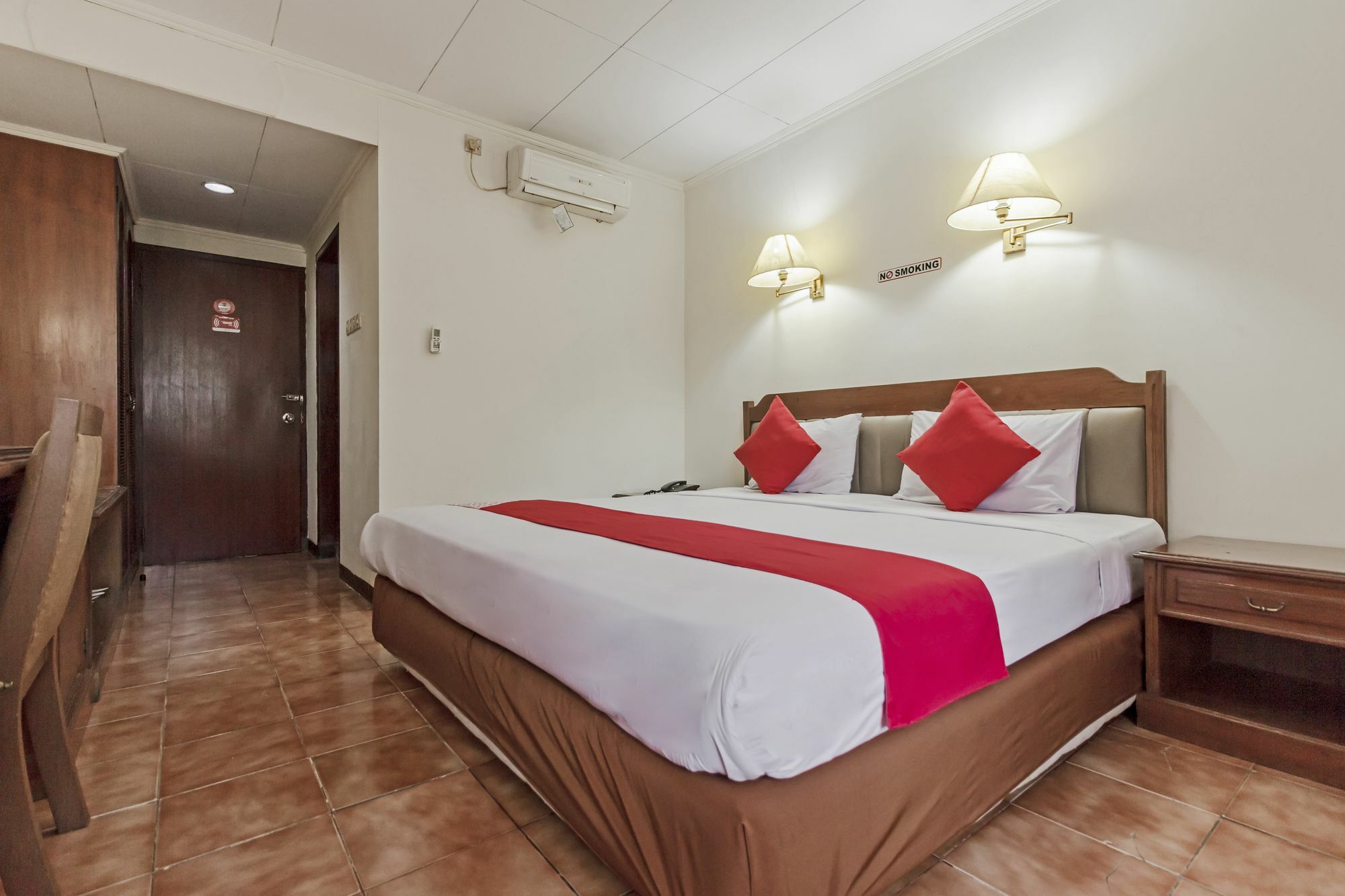 Oyo 108 Hotel Surya Giacarta Esterno foto