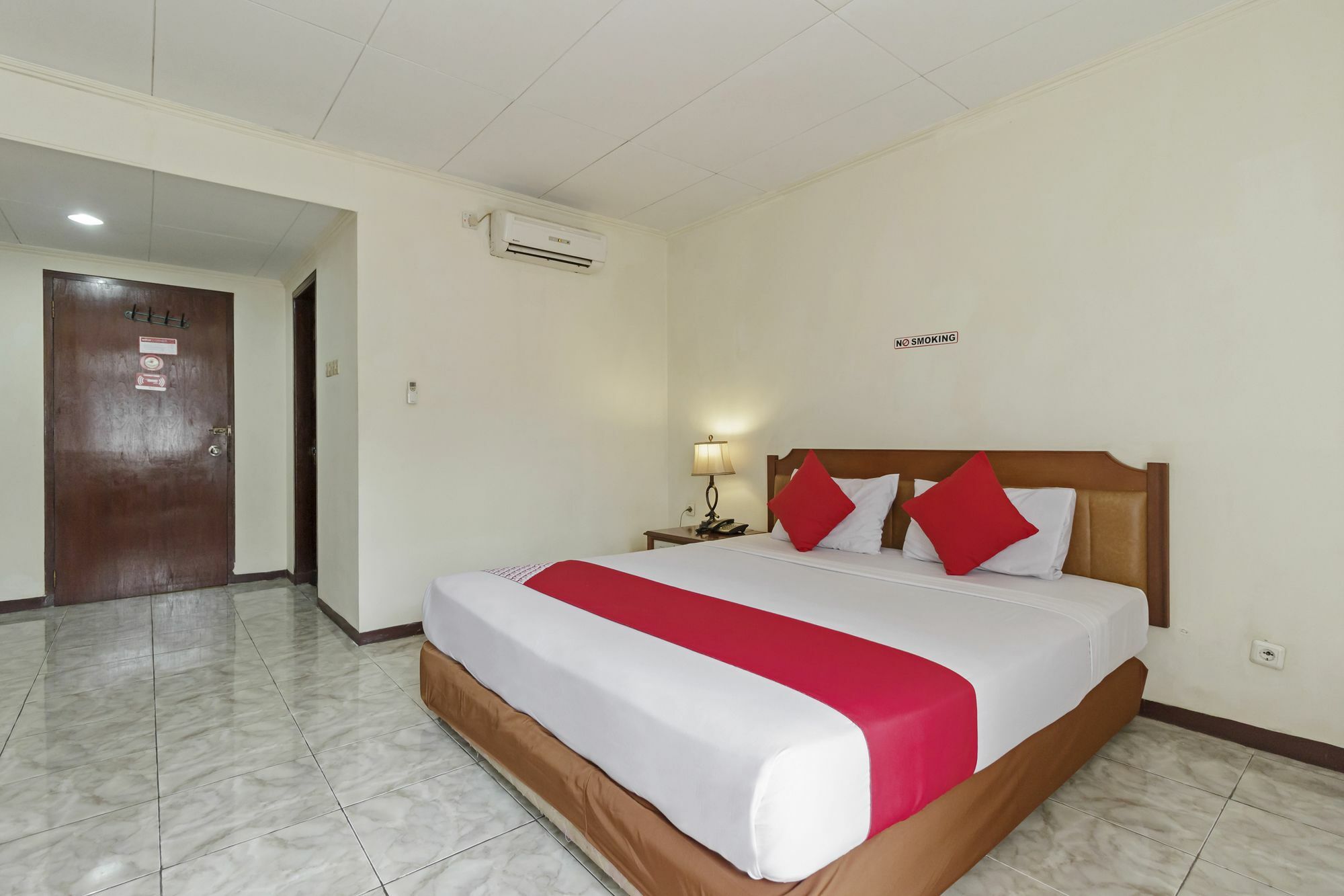 Oyo 108 Hotel Surya Giacarta Esterno foto