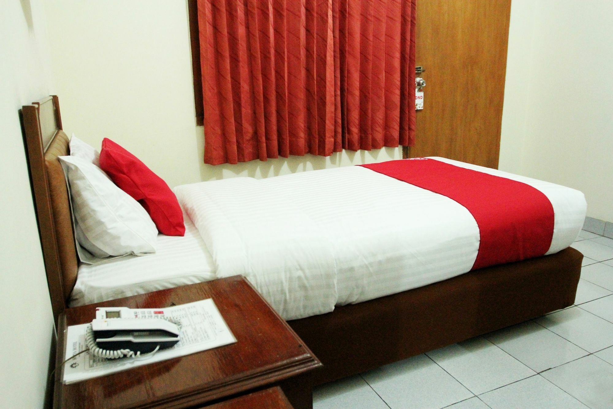 Oyo 108 Hotel Surya Giacarta Esterno foto