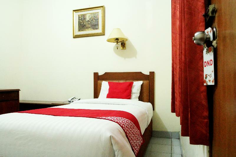 Oyo 108 Hotel Surya Giacarta Esterno foto