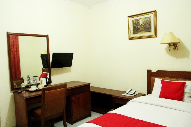 Oyo 108 Hotel Surya Giacarta Esterno foto