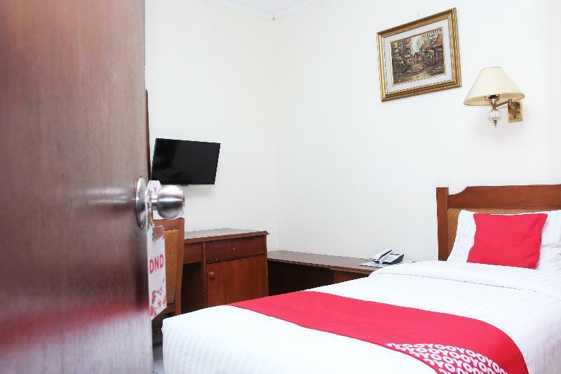 Oyo 108 Hotel Surya Giacarta Esterno foto