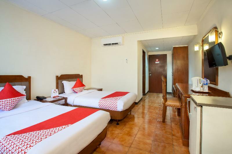 Oyo 108 Hotel Surya Giacarta Esterno foto